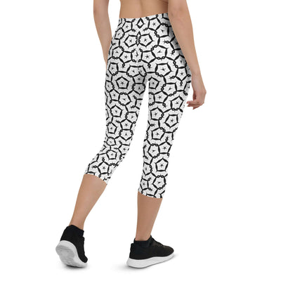 Monochrome Essence-Shards Capri Leggings at Design Dose