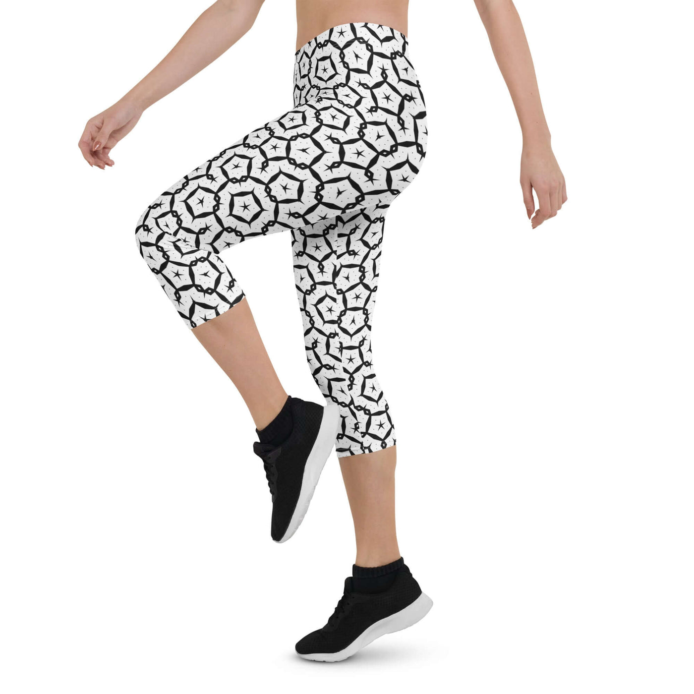 Monochrome Essence-Shards Capri Leggings at Design Dose