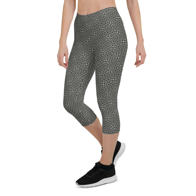 Trendy Monochrome Essence-Crystals Capri Leggings at Design Dose