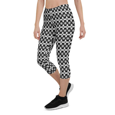 Monochrome Essence-Ripples Capri Leggings at Design Dose