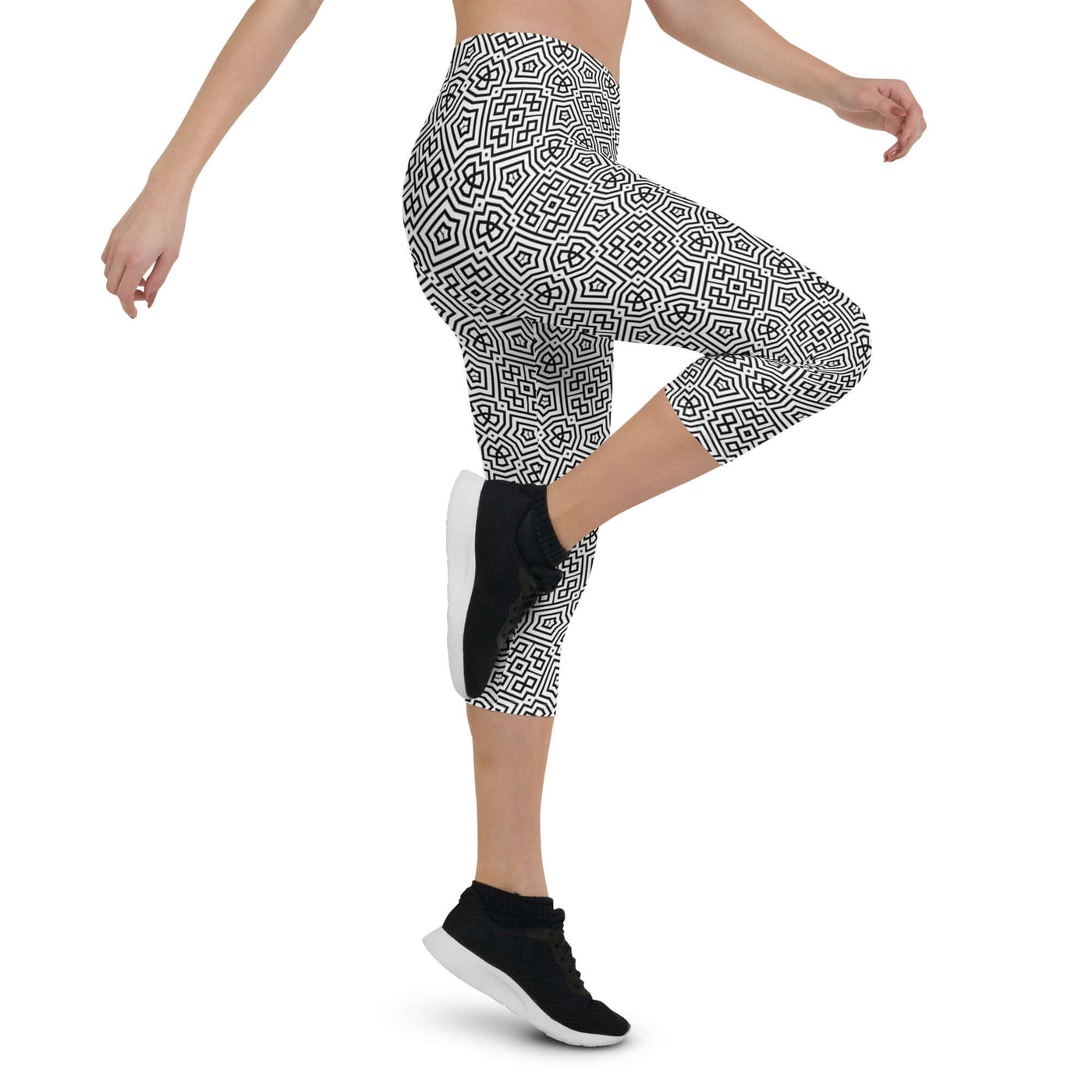 Monochrome Essence-Maze Capri Leggings at Design Dose