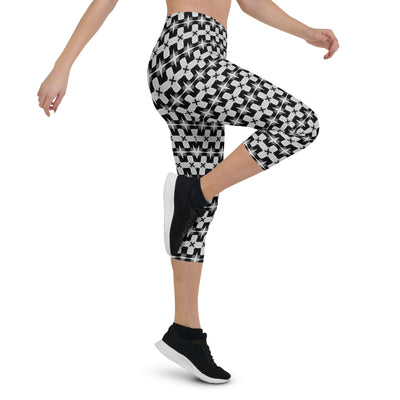 Monochrome Essence-Ripples Capri Leggings at Design Dose